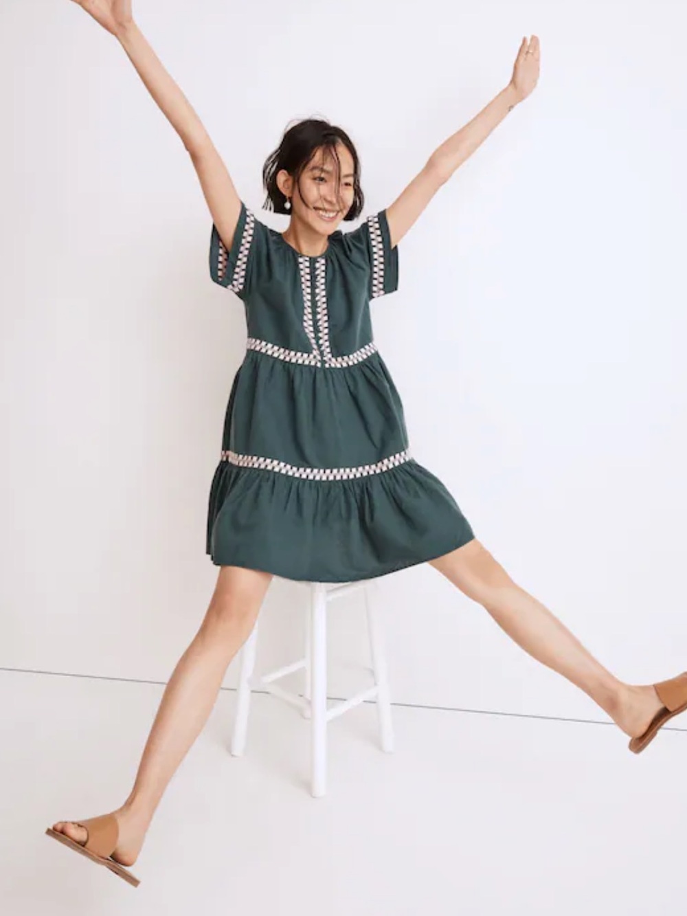 Madewell Embroidered Linen-Blend Flutter-Sleeve Mini Dress in Green Size S
